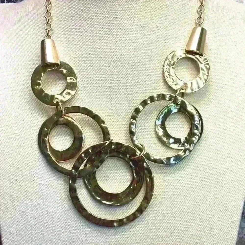 Vintage Statement Gold Tone Necklace with Hammered Rings Detail